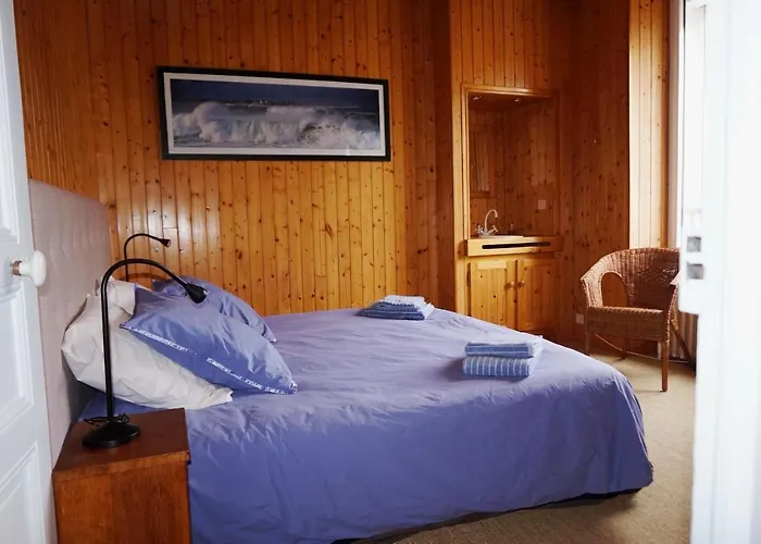 Le Huic Maison De Marin Lambrissee
